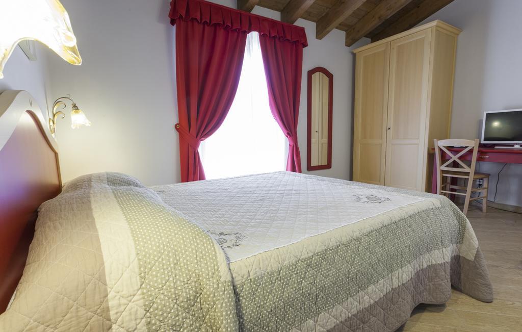 Ristorante Locanda Panevino Provaglio d'Iseo Rom bilde